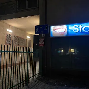 Zwykle Mieszkanie Na Wilenska, Trzy Przystanki Do Starego Miasta,dwa Przystanki Do Szpitala Praskiego Warschau